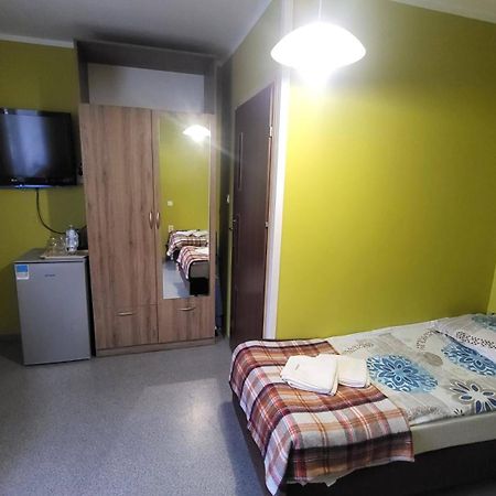 Arkadia Wypoczynek I Odstresowanie Hotel ยารอสวาเวียซ ภายนอก รูปภาพ